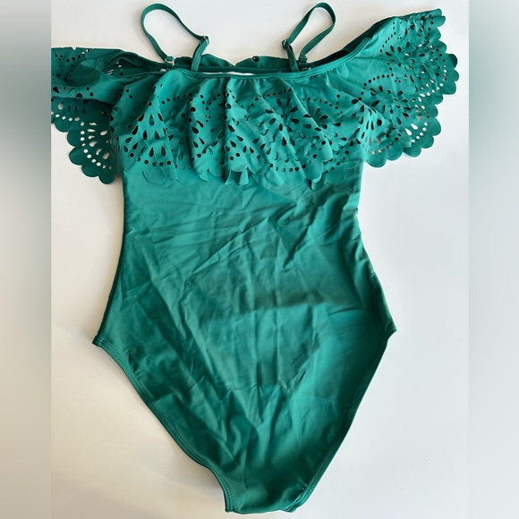 One piece green ruffled bathing suit - Picture 4 of 10